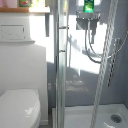 Maisonnette Climatisee Avec Parking Prive Semesterbostad