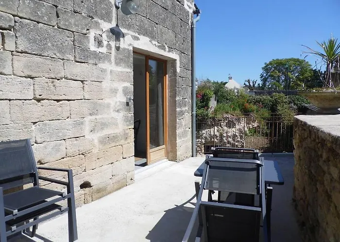 Maisonnette Climatisee Avec Parking Prive *